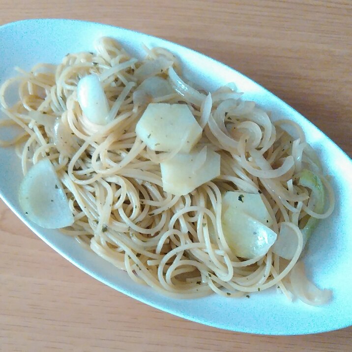 じゃがいもと玉ねぎのジェノベーゼパスタ